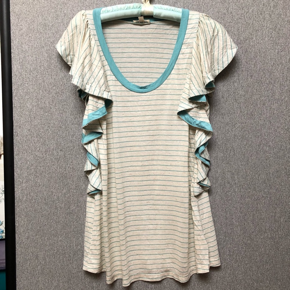⭐️ Silence noise Small urban outfitters EUC